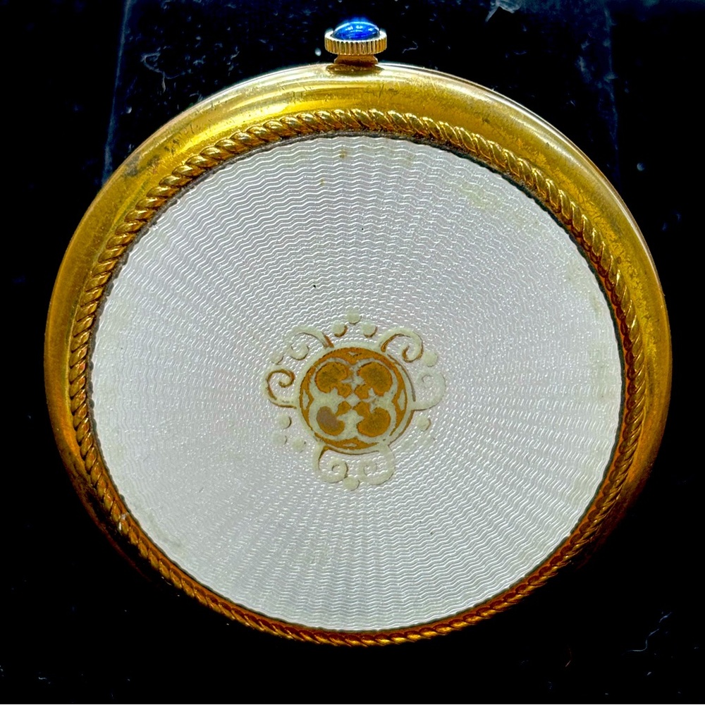 Revlon New York vintage enamel mushroom design round vintage powder compact